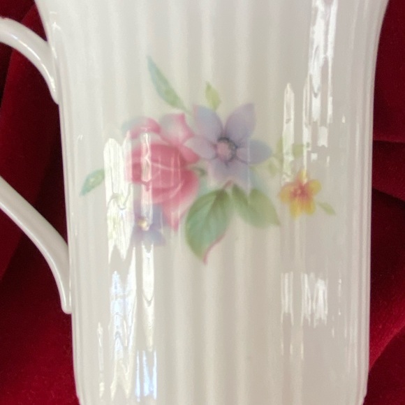 3 English Royal Heritage mugs - Picture 4 of 8